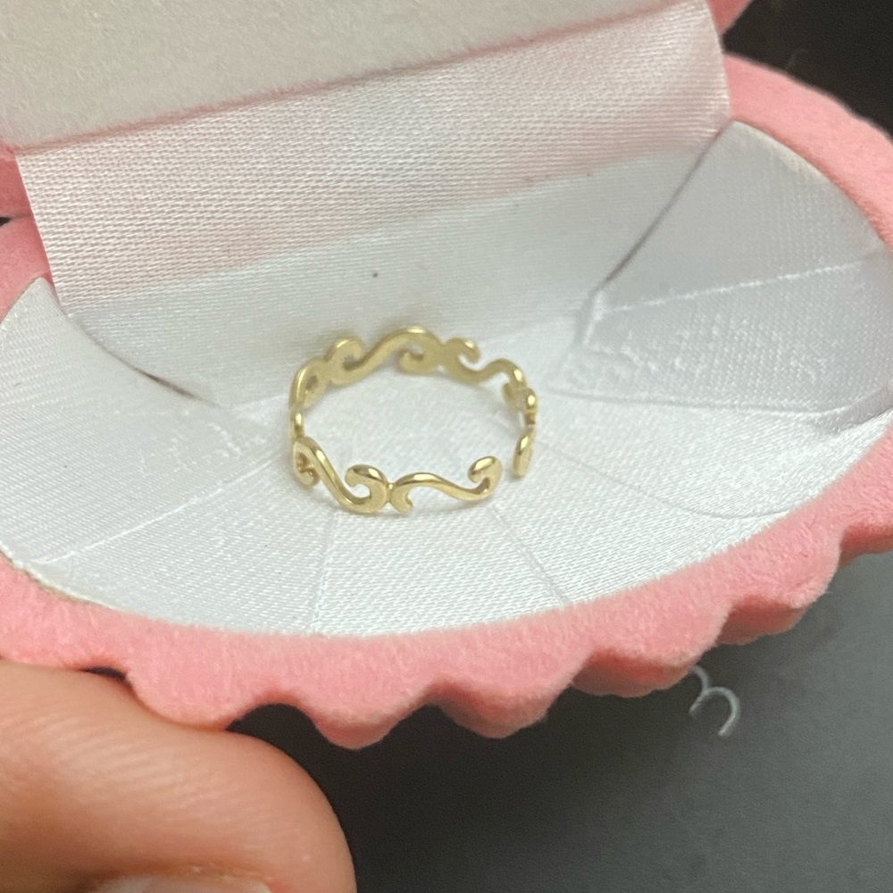 Solid 10k Yellow Gold Swirl Ring - image 4